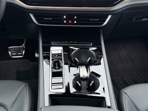 New 2026 Volkswagen Atlas Cross Sport SEL R-Line image 17