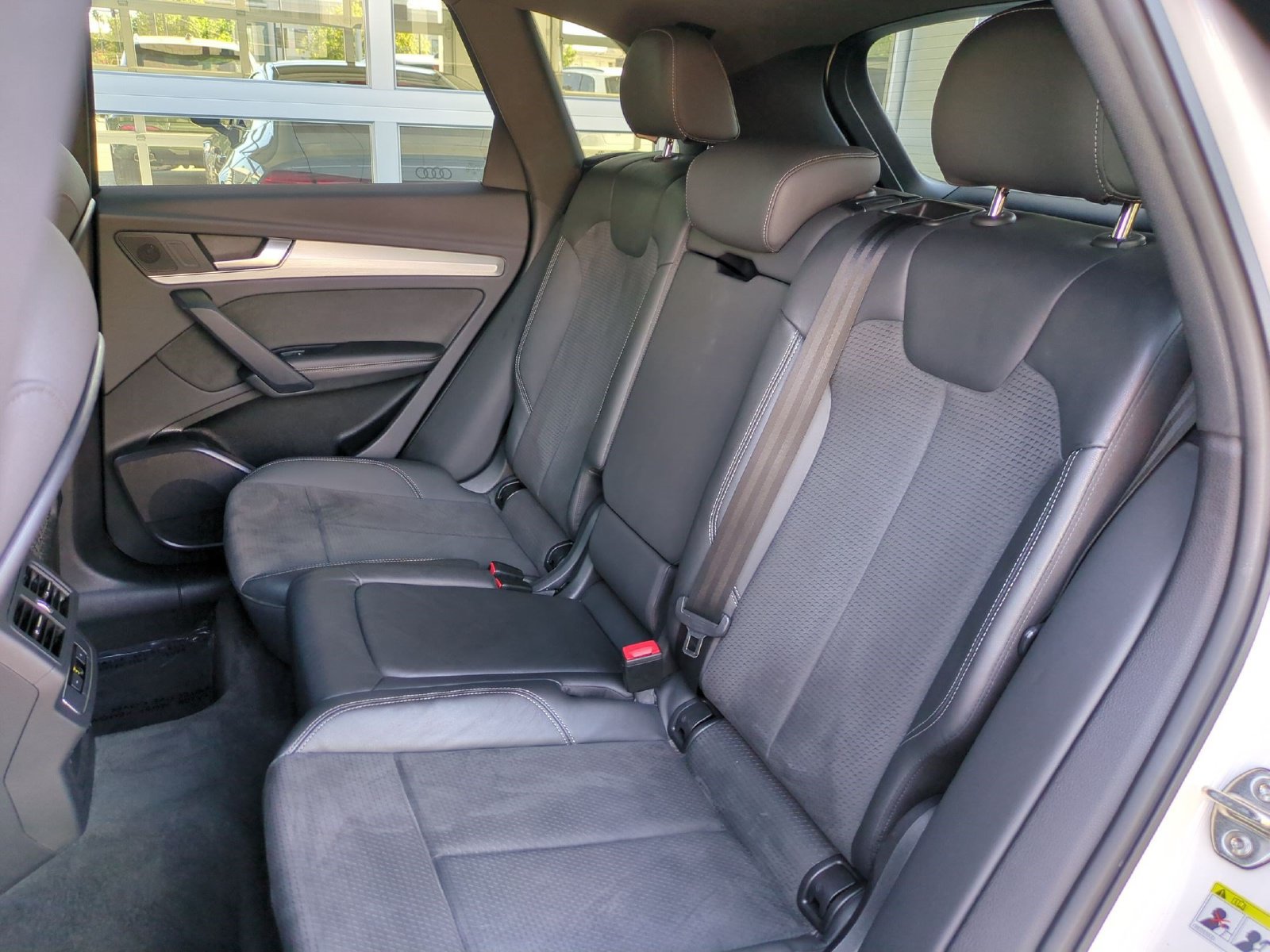 Used 2021 Audi Q5 e Premium Plus w/ Premium Plus Package AWD/4WD image 29