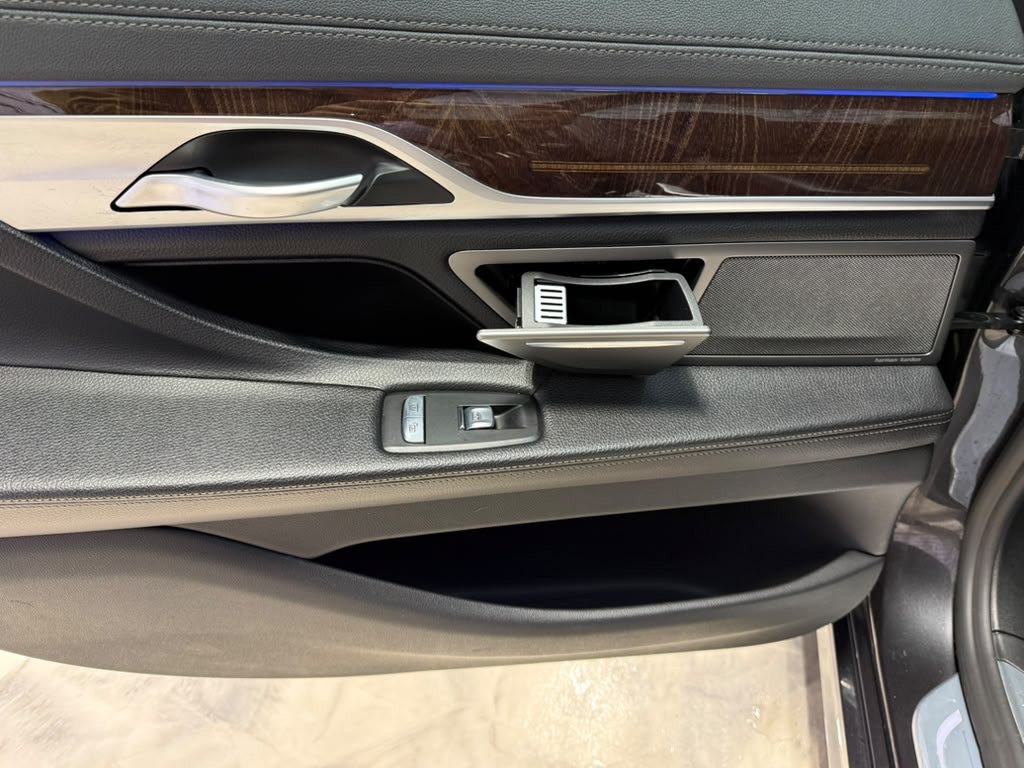 Used 2020 BMW 740i xDrive w/ Cold Weather Package AWD/4WD image 41