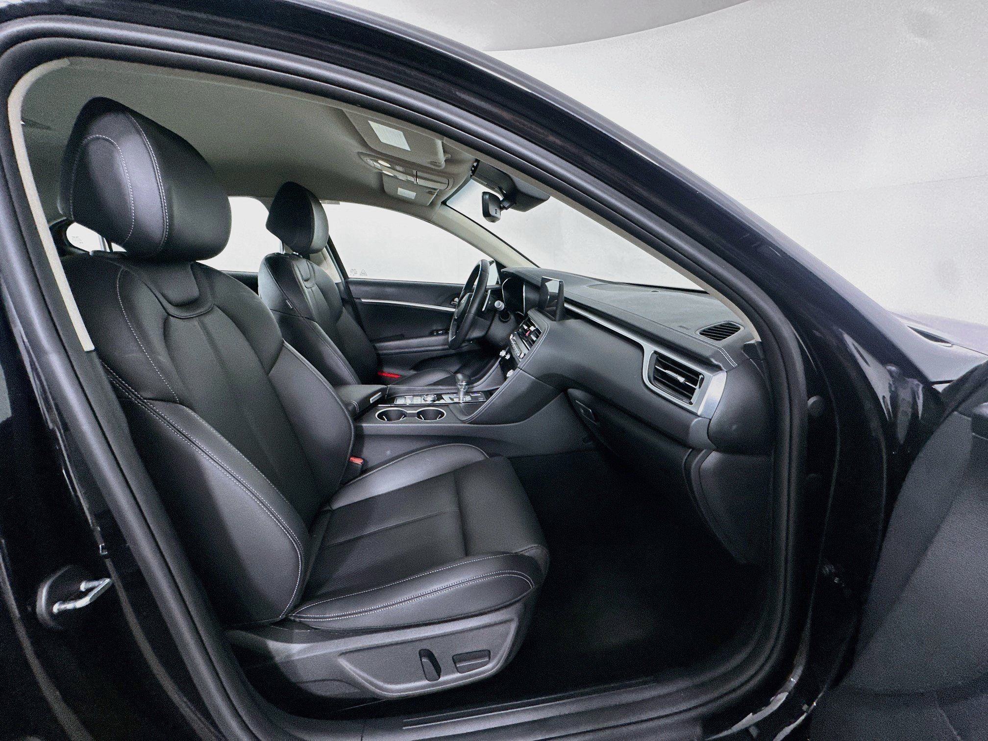 Used 2026 Genesis G70 2.5T RWD image 30