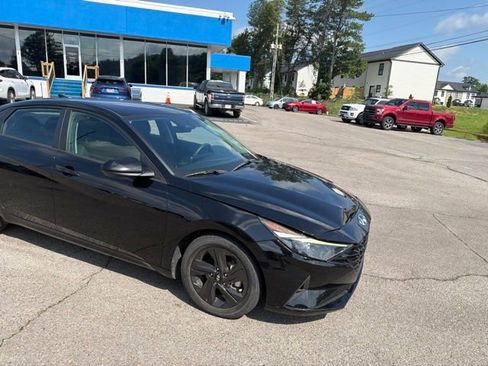 Used 2021 Hyundai Elantra Blue w/ Cargo Package FWD image 8