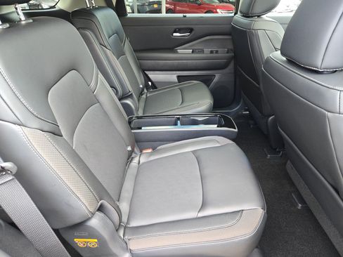 New 2026 Nissan Pathfinder SL image 20
