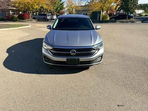 Used 2022 Volkswagen Jetta S image 8