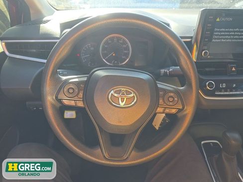 Used 2022 Toyota Corolla LE FWD image 13
