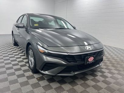 Used 2025 Hyundai Elantra SE