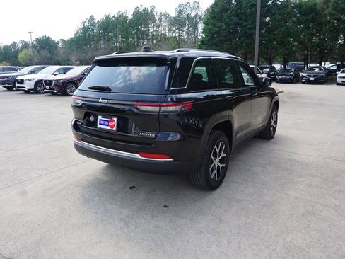 Used 2023 Jeep Grand Cherokee Limited image 22