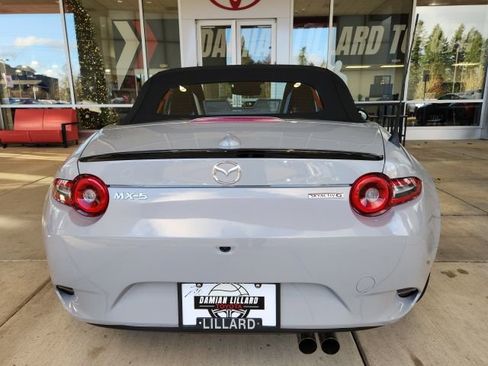 Used 2024 MAZDA MX-5 Miata Club w/ Interior Package image 11