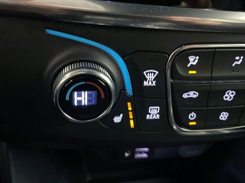 Used 2023 Chevrolet Traverse RS AWD/4WD image 33
