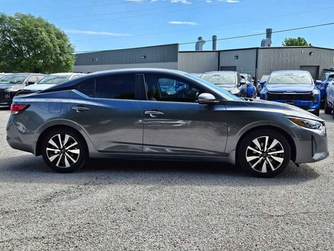 Used 2025 Nissan Sentra SV w/ SV Premium Package image 7