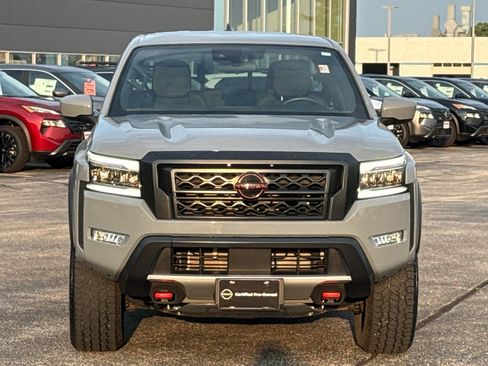 Used 2023 Nissan Frontier PRO-4X w/ Technology Package AWD/4WD image 3