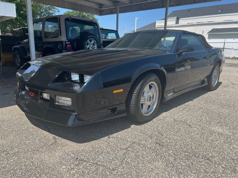 Used 1991 Chevrolet Camaro Z28 image 1