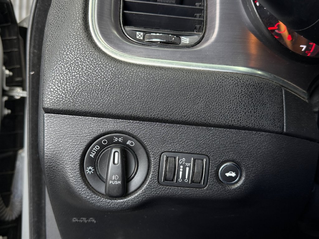 Used 2019 Dodge Charger Scat Pack w/ Stars & Stripes Edition RWD image 17