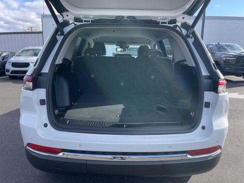 Certified 2023 Jeep Grand Cherokee Limited image 25