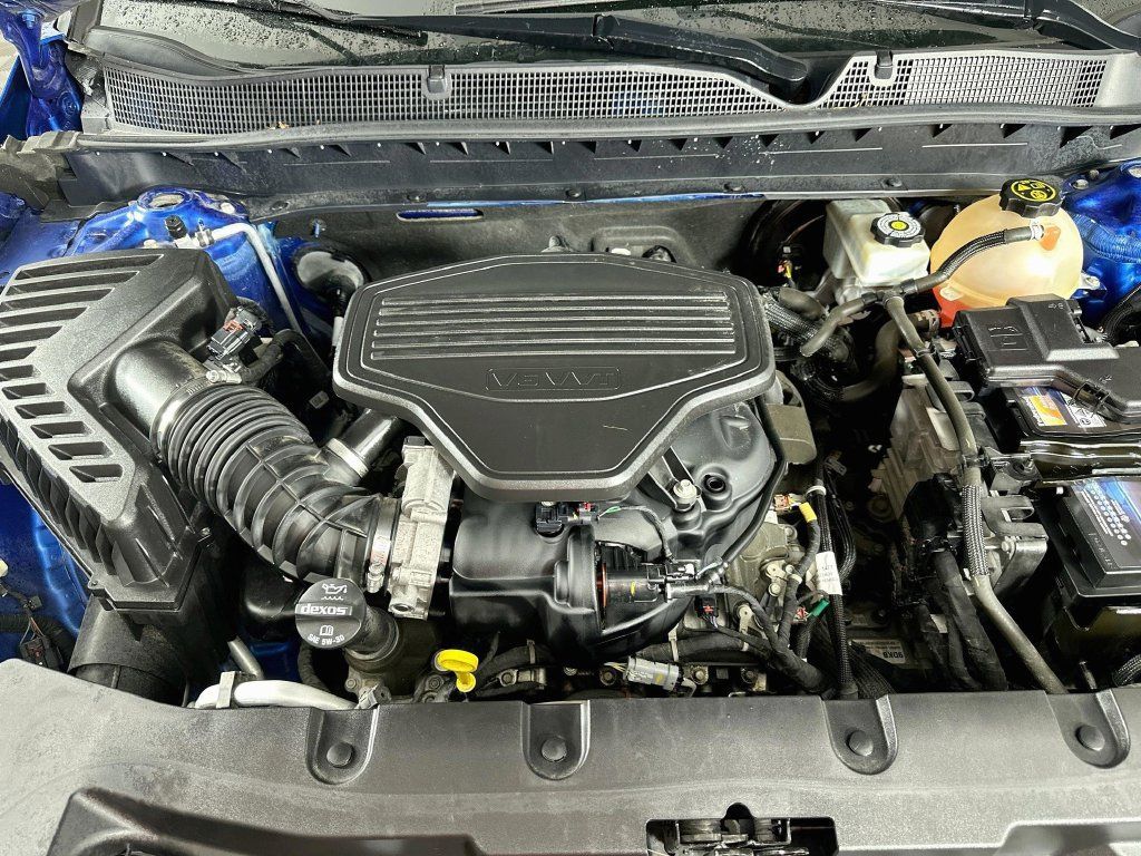 Used 2019 Chevrolet Blazer LT FWD image 38