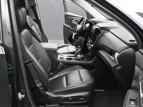 Used 2021 Chevrolet Traverse LT w/ LT Premium Package AWD/4WD image 11