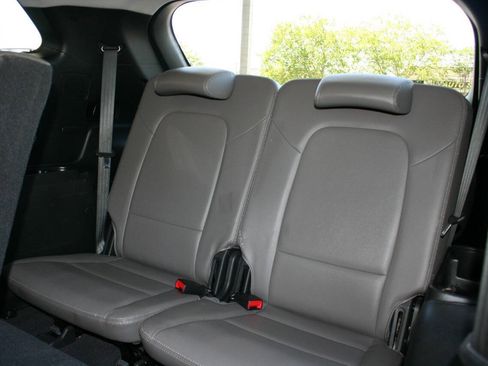 Used 2017 Hyundai Santa Fe FWD w/ Cargo Package image 31