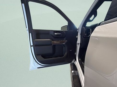 Used 2019 Chevrolet Silverado 1500 High Country w/ Technology Package image 34