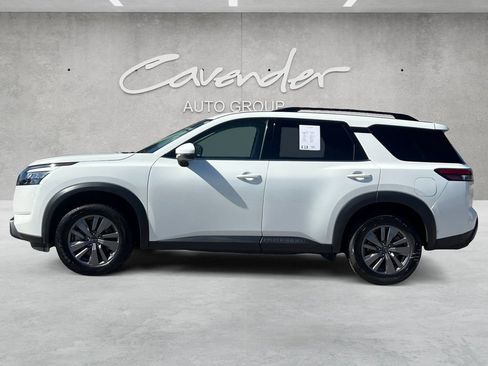 Used 2024 Nissan Pathfinder SV FWD image 13