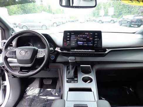 Certified 2022 Toyota Sienna XSE w/ XSE Plus Package AWD/4WD image 20