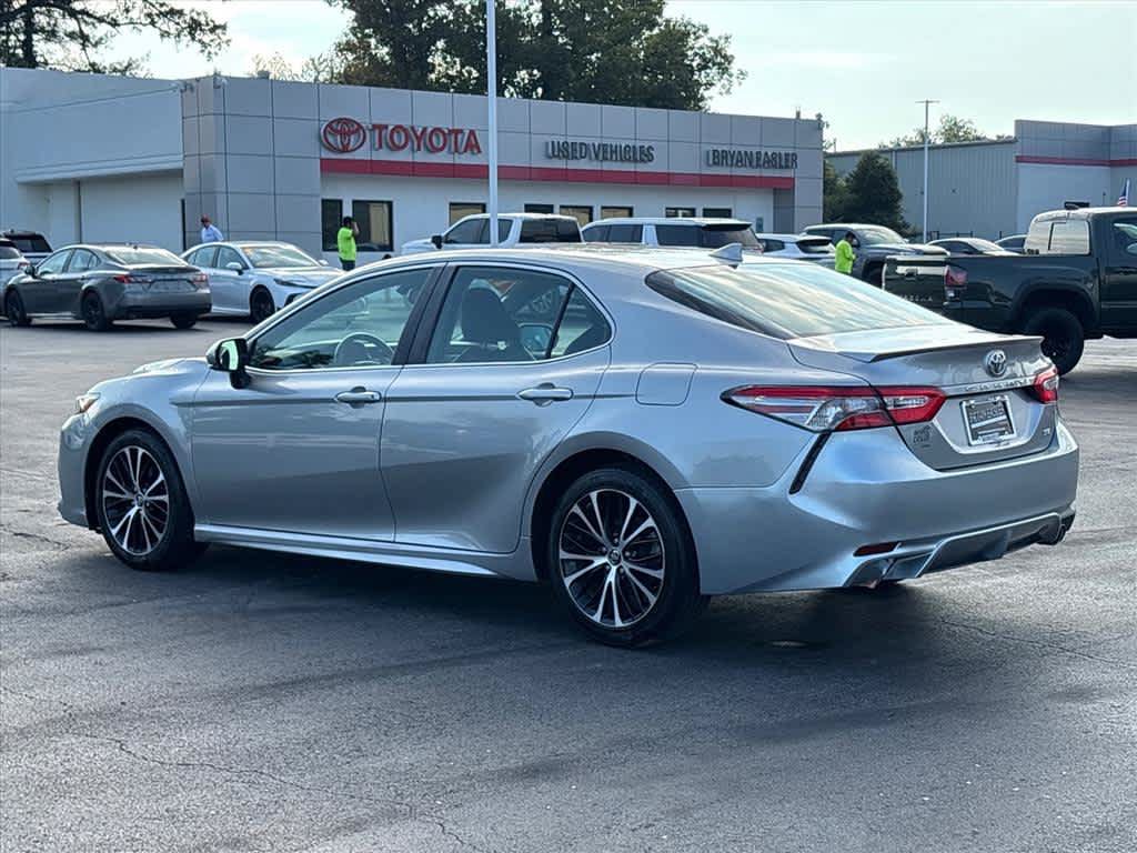 Used 2019 Toyota Camry SE w/ Convenience Package FWD image 28