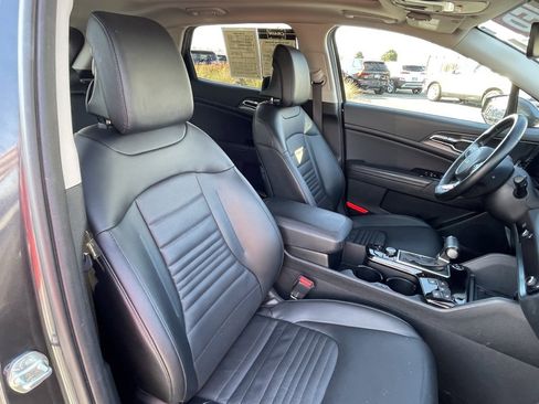 Used 2023 Kia Sportage SX image 31