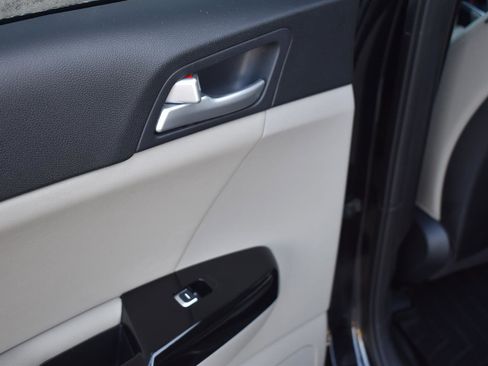 Used 2022 Kia Sportage EX image 45