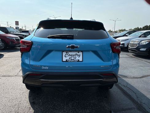 Used 2025 Chevrolet Trax ACTIV w/ Sunroof Package FWD image 4