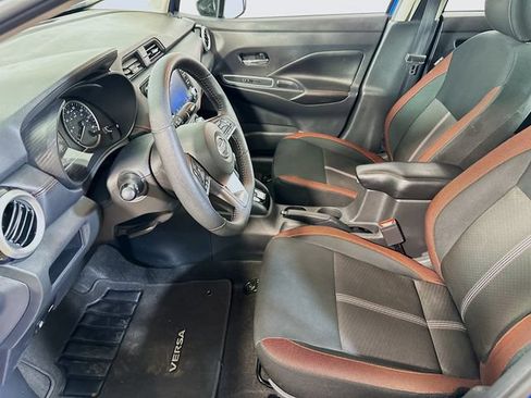 Used 2024 Nissan Versa SR FWD image 10