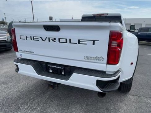 Used 2025 Chevrolet Silverado 3500 High Country w/ High Country Premium Package AWD/4WD image 9