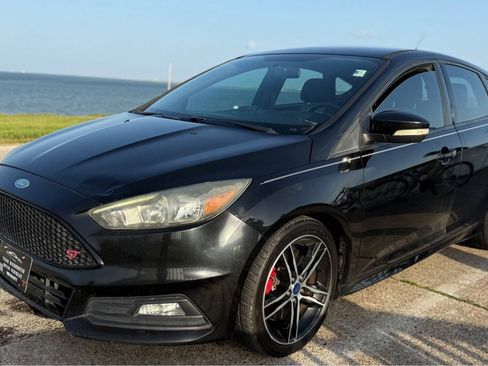 Used 2016 Ford Focus ST FWD image 1