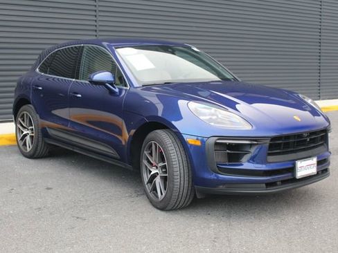 Certified 2022 Porsche Macan S image 10
