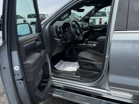 Used 2026 Chevrolet Silverado 1500 High Country w/ Technology Package AWD/4WD image 9