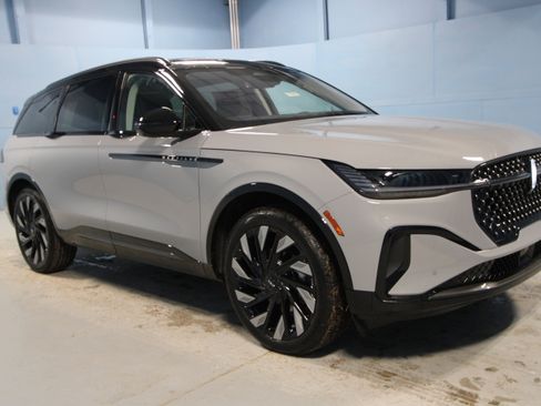 New 2026 Lincoln Nautilus Reserve image 1