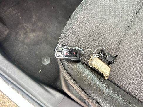 Used 2025 Buick Encore GX Preferred image 22