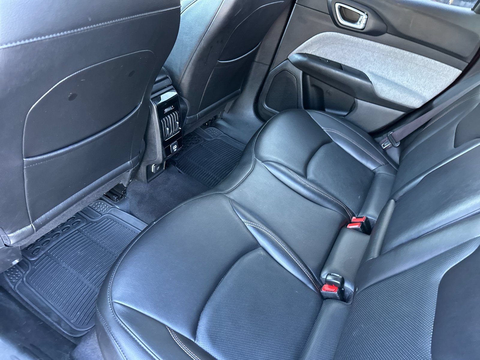 Used 2022 Jeep Compass Latitude AWD/4WD image 12