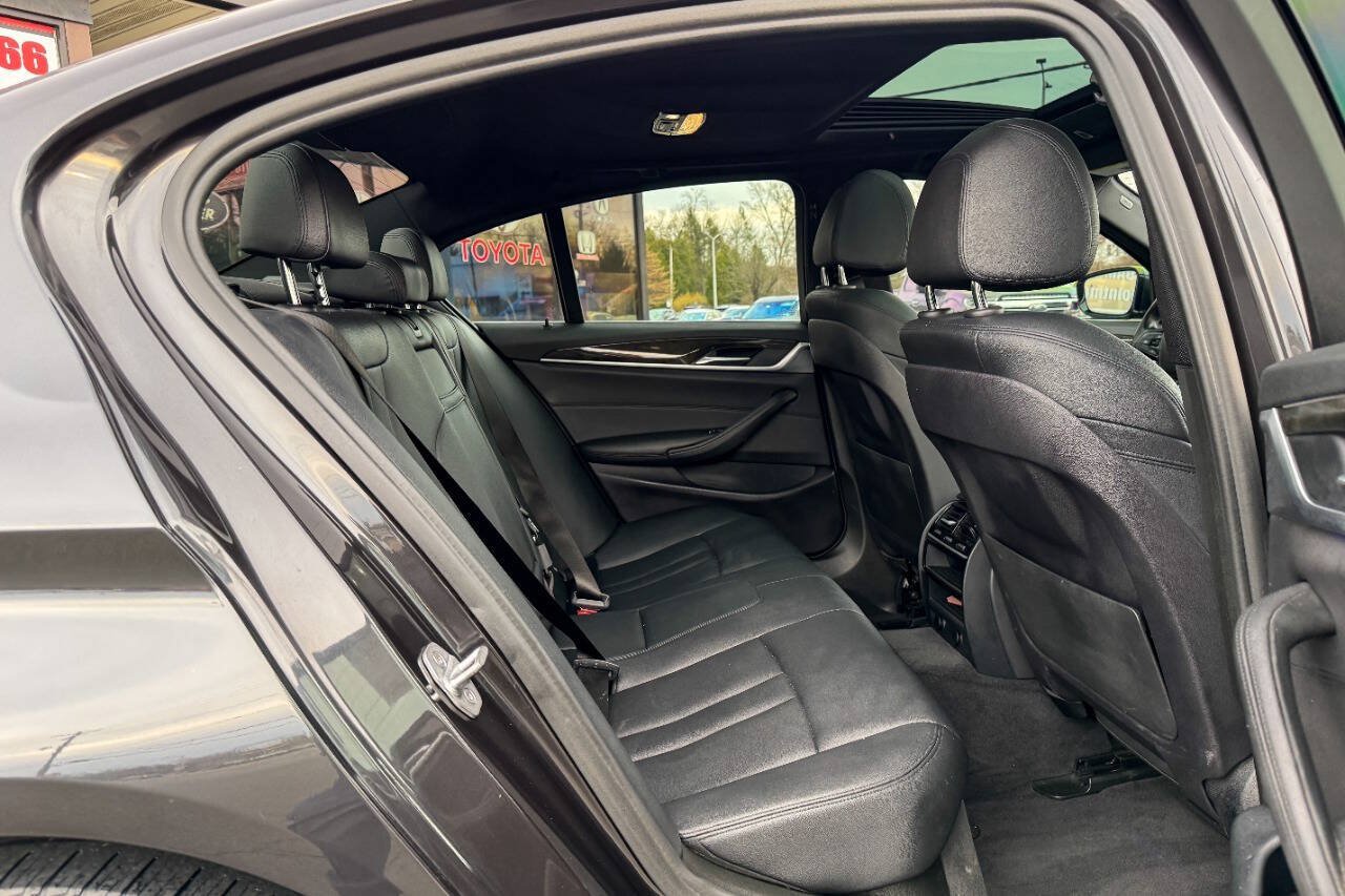 Used 2018 BMW 530i xDrive AWD/4WD image 15