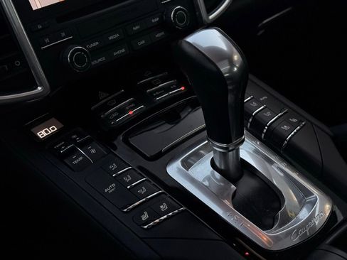 Used 2018 Porsche Cayenne image 37