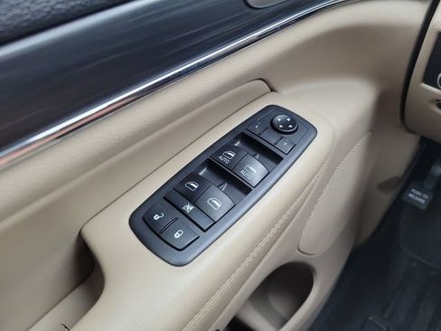 Used 2019 Jeep Grand Cherokee Limited RWD image 29