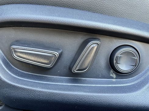 Used 2025 Toyota Camry SE w/ Convenience Package image 22