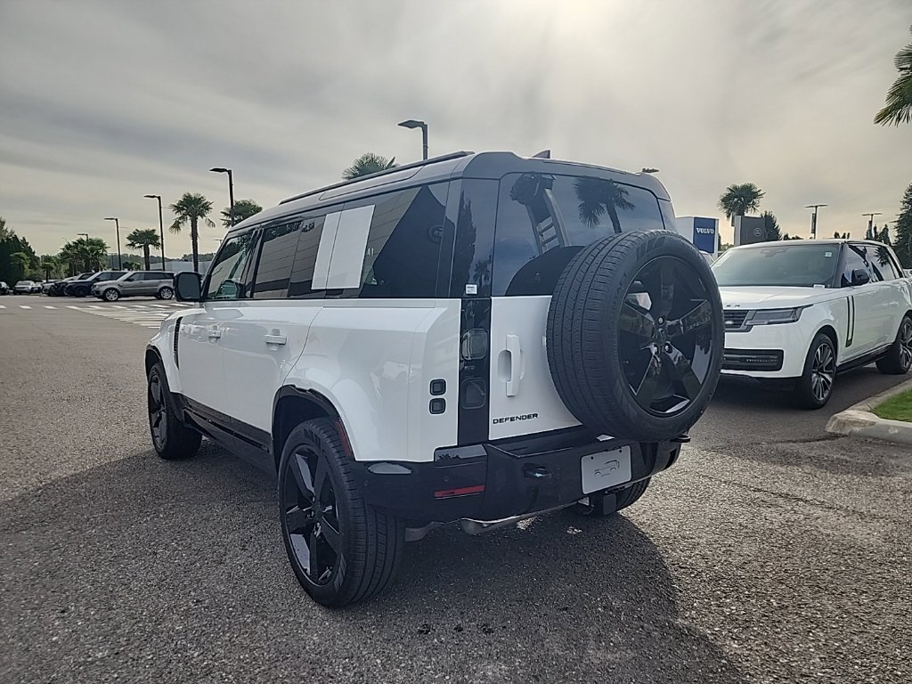 New 2026 Land Rover Defender 110 X-Dynamic SE AWD/4WD image 3