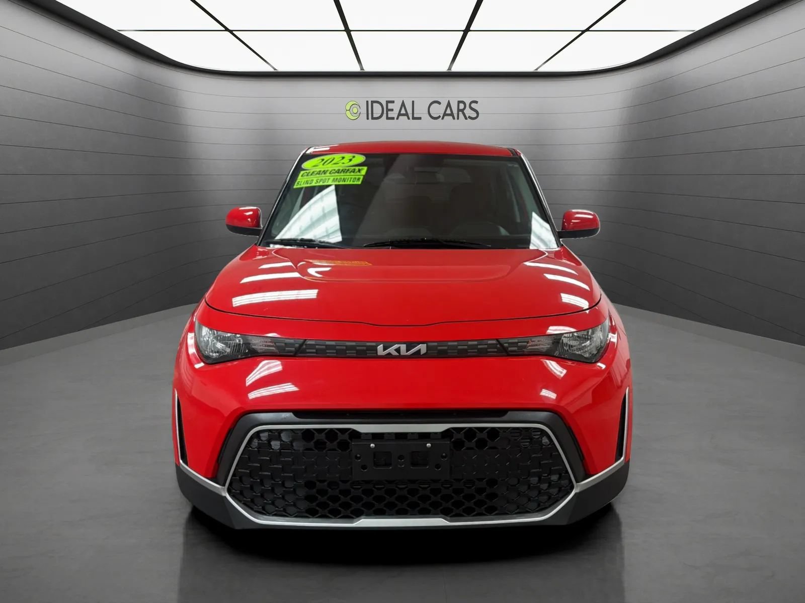 Used 2023 Kia Soul LX w/ Option Group 015 FWD image 2