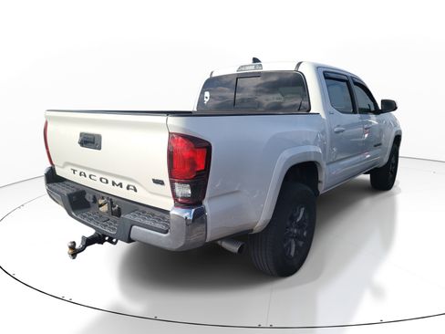 Used 2021 Toyota Tacoma SR5 RWD image 7