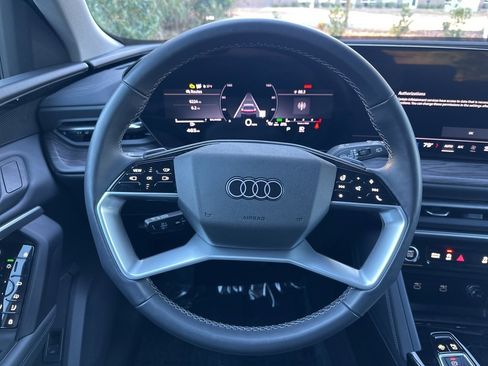 Used 2025 Audi Q5 Premium Plus w/ Premium Plus image 24