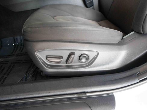 Used 2021 Toyota Camry LE FWD image 11