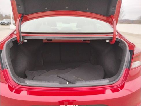 Used 2019 Hyundai Elantra SE image 18