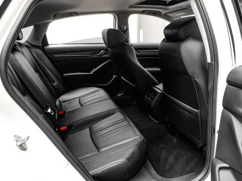 Used 2019 Honda Accord Touring image 32
