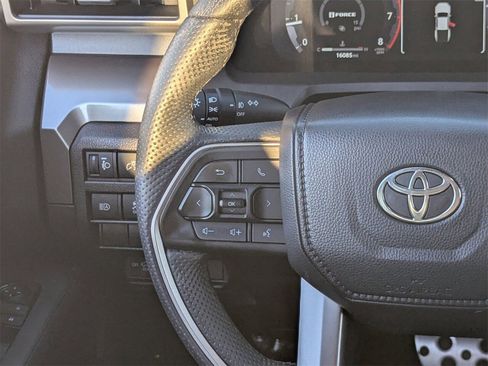 Used 2024 Toyota Tacoma TRD Sport image 17