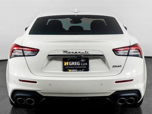 Used 2023 Maserati Ghibli Modena RWD image 11