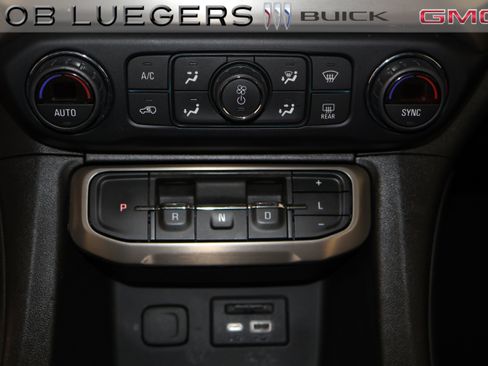 Certified 2021 GMC Acadia Denali w/ Denali Technology Package FWD image 25