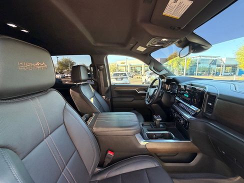 Used 2024 Chevrolet Silverado 1500 High Country image 11
